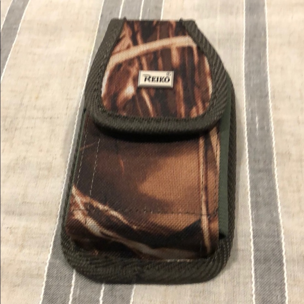 iPhone 7/8 and New SE 2020Reiko Pouch